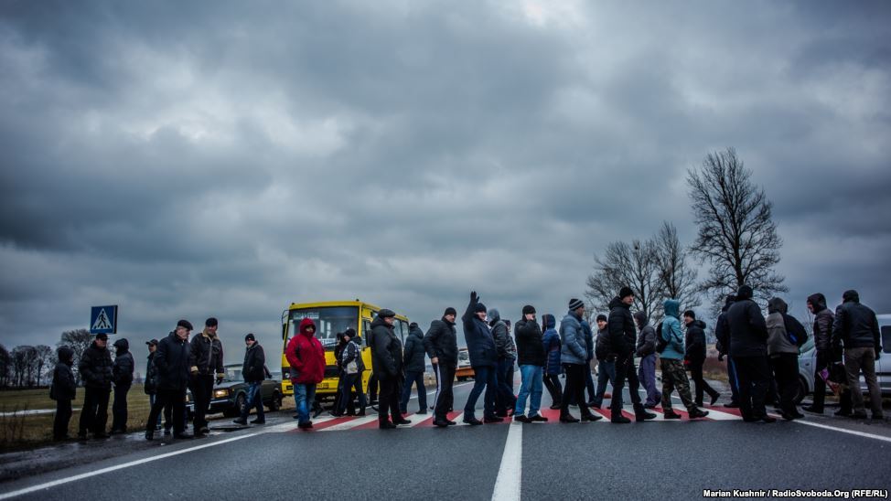Chervonohrad Miners blockades the main highway at s