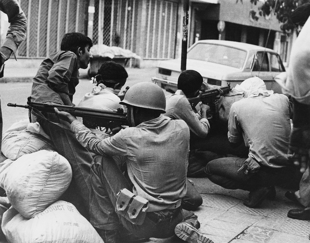 3 A gun battle in Khorramshahr in southwestern Iran during the Iranian Revolution 1979