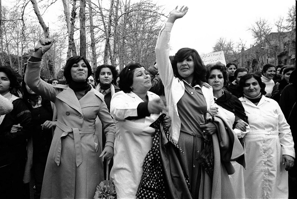 7 women protesting hijab iran 2