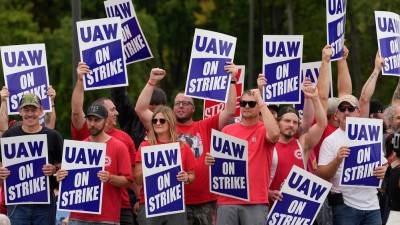 Η νίκη της απεργίας των εργαζομένων στην αυτοκινητοβιομηχανία των ΗΠΑ