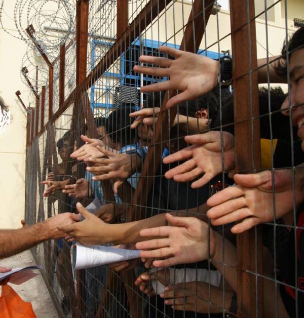 Ηχητικό ντοκουμέντο: Μαζική απεργία πείνας κρατουμένων προσφύγων και μεταναστών στο στρατόπεδο συγκέντρωσης Κορίνθου