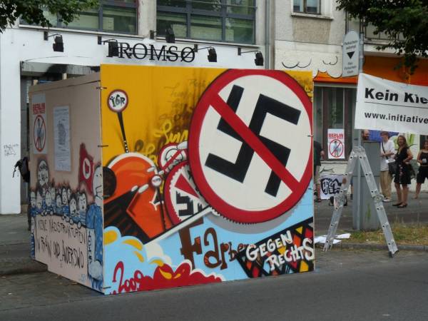 17 μαχαιριές σε μέλος του Die Linke από επίθεση ακροδεξιών στη Γερμανία
