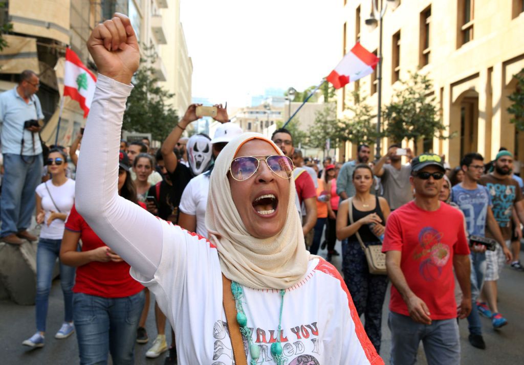 186a-Daher__Το-κίνημα-Εσείς-Βρομάτε-του-Λιβάνου_lebanon-protests.jpg
