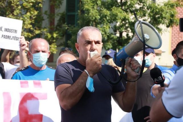AlbaniaApergiaPeinas2