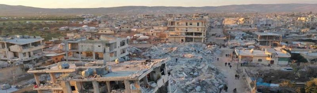 Φυσικές και αφύσικες καταστροφές: Η προδοσία της ελεύθερης Συρίας –για άλλη μια φορά– από τη «διεθνή κοινότητα»