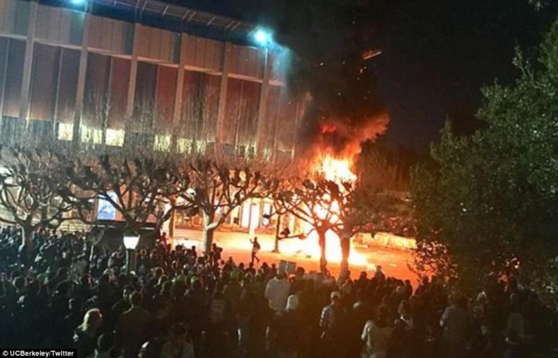 9 f3f5700000578 4182824 yiannopoulos event was canceled out of safety concerns after pro a 26 1486015157189 1486025849