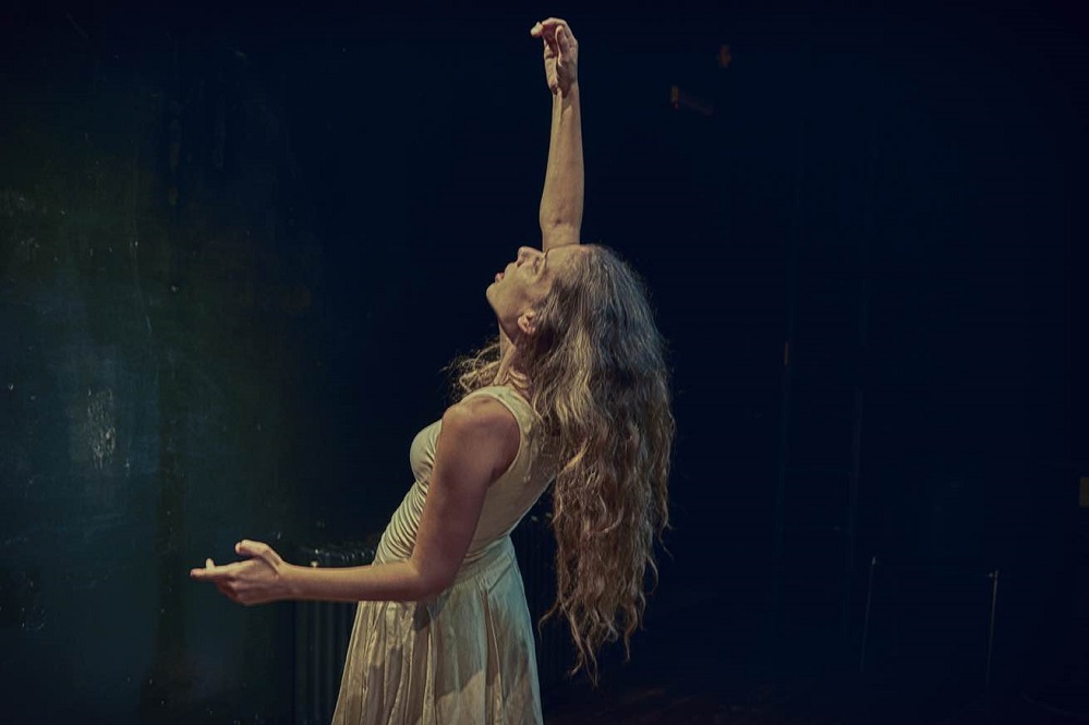 5 Αθηνά Χατζηεσμέρ ετών 17