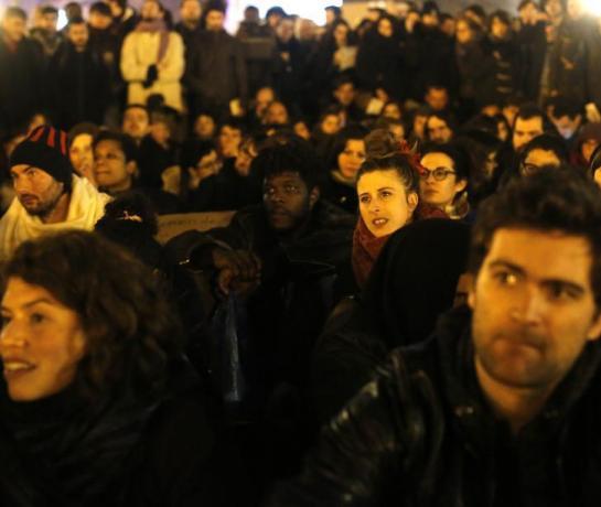 5679083 nuitdebout 21 new 545x460