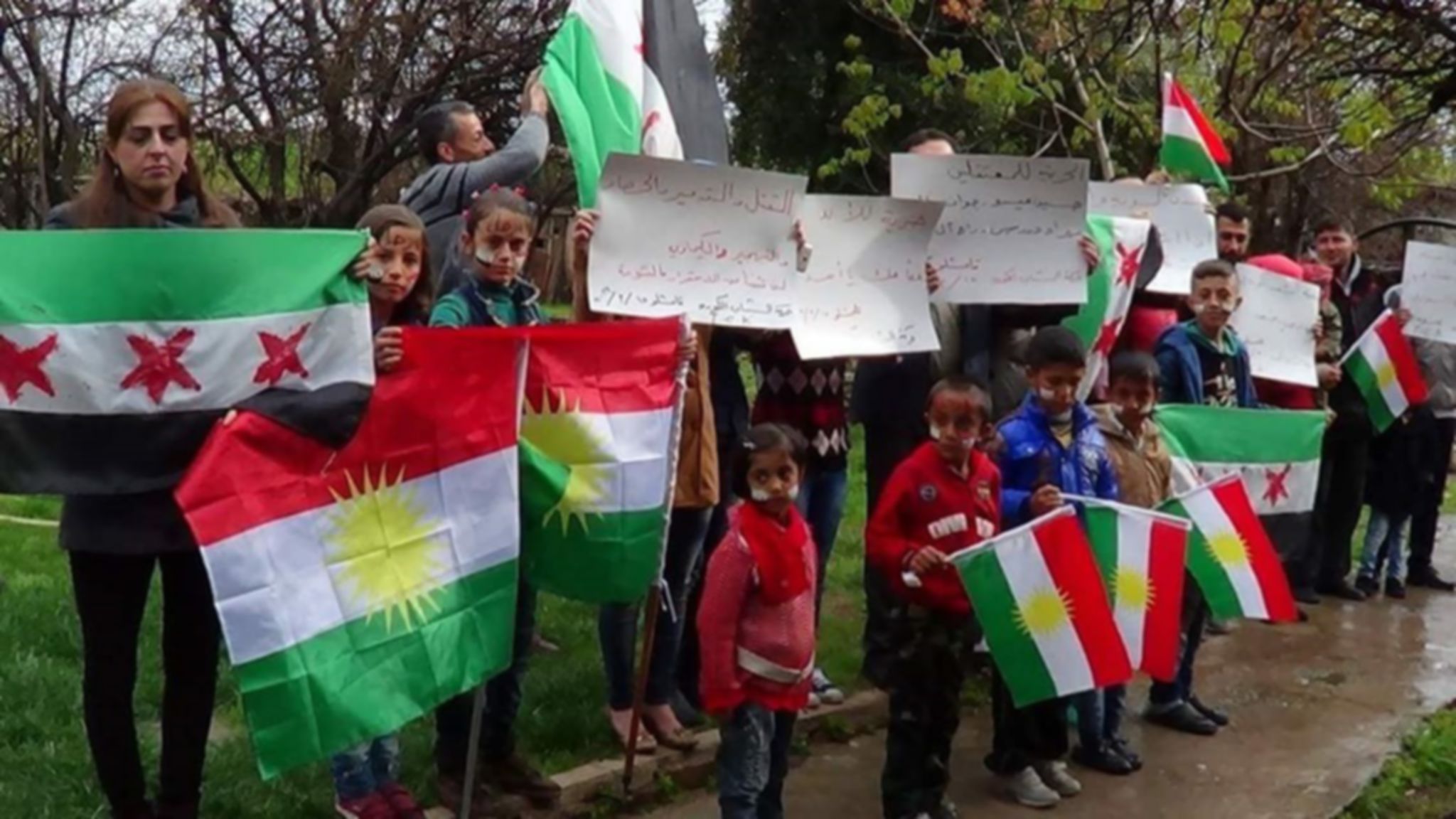 بالصور القامشلي تحي ذكرى الثورة