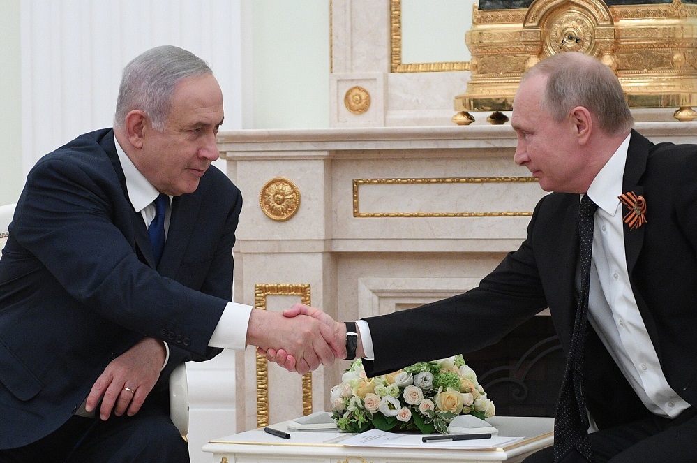 6 Putin and BFF Israeli leader Benjamin Netanyahu