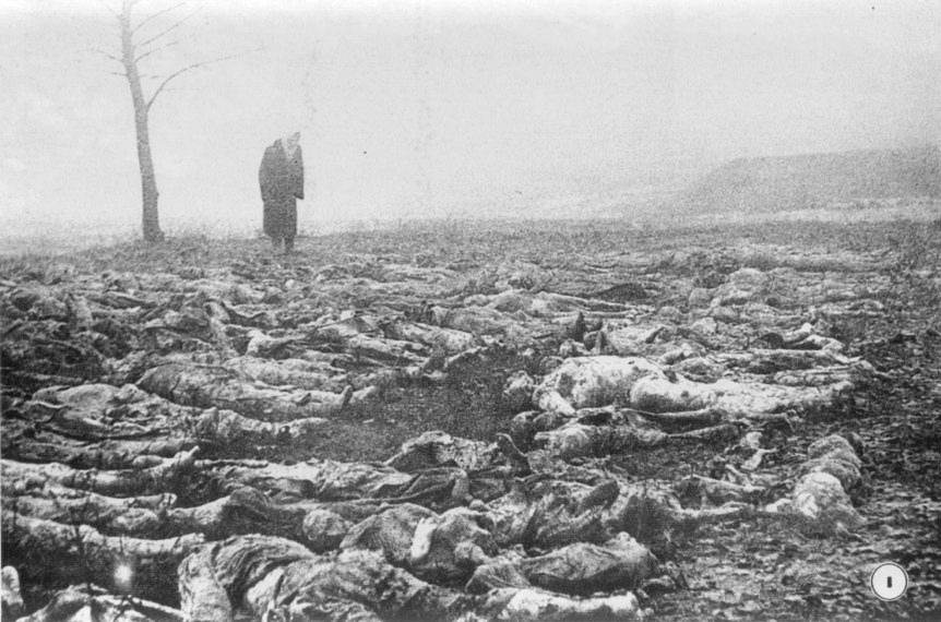 9 Exhumed bodies of the Syrets concentration camp near Babyn Yar