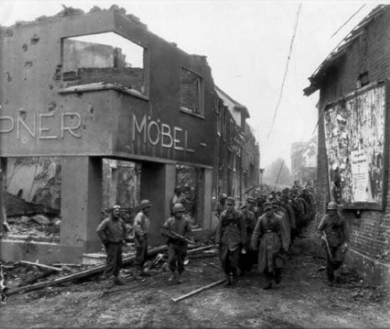 33. 2025 05 21 34 Germans surrendering by hundreds big