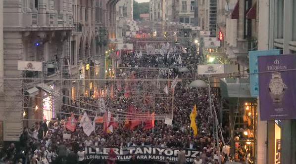 Μεγάλη_διαδήλωση.jpg