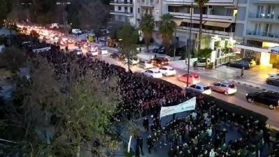 Μεγάλη φοιτητική πορεία, άγρια καταστολή