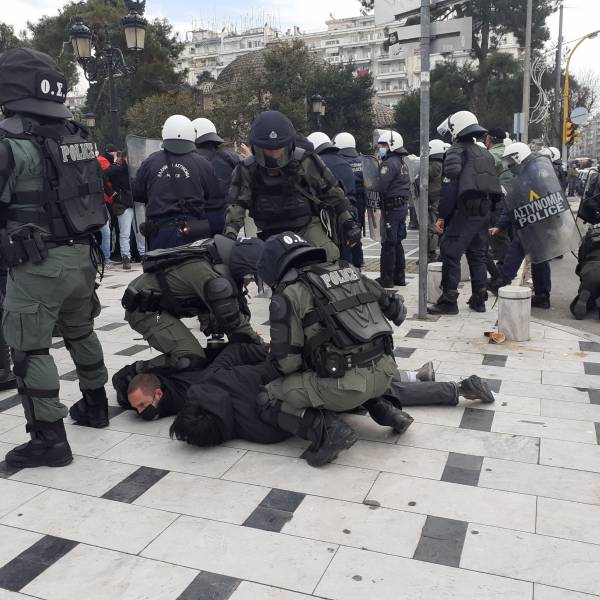 ΑΝΤ.ΑΡ.ΣΥ.Α. Θεσσαλονίκης: Για την αστυνομική βία και τις συλλήψεις φοιτητών στην Πανεκπαιδευτική κινητοποίηση στη Θεσσαλονίκη