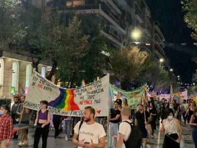 Κινηματικό Μπλοκ στο 9ο Thessaloniki Pride: «Δεν μας τρομάζουν τα φασιστοειδή και οι πέτρες τους»