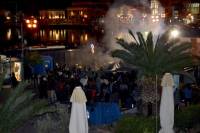 Μυτιλήνη: Τους περικύκλωσαν, τους άνοιξαν τα κεφάλια και έφυγαν ανενόχλητοι