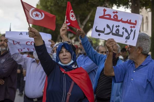 Αμυντικοί αγώνες κατά της αυταρχικής παλινόρθωσης και της κοινωνικής κρίσης στην Τυνησία
