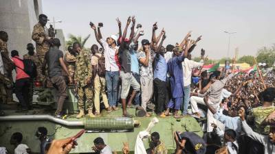 Μετά το πραξικόπημα στο Σουδάν: Μαζικός αγώνας για την επανάσταση