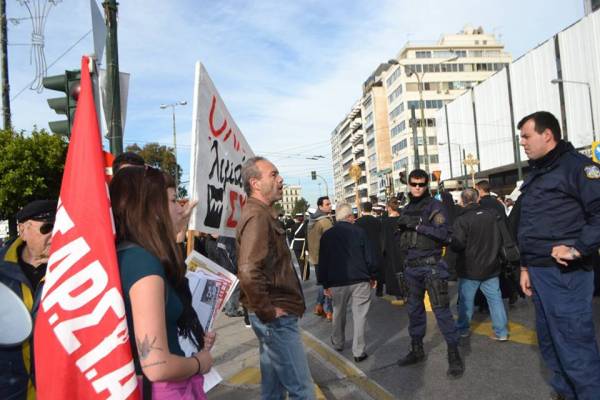 Συγκέντρωση διαμαρτυρίας σήμερα στον Πειραιά-φωτορεπορτάζ.