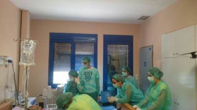 800.000 ευρώ για τον χριστουγεννιάτικο στολισμό της Αθήνας αλλά 0 ευρώ για χρηματοδότηση της έρευνας για τη θεραπεία του κορονοϊού στο νοσοκομείο Παπανικολάου