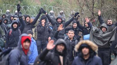 Ανθρωπιστική καταστροφή στα σύνορα Λευκορωσίας-Πολωνίας: μια κρίση με φόντο γεωπολιτικές συγκρούσεις.