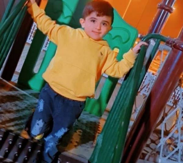 Κ.Ε.Δ.Δ.Α.:Λεγόταν Αϊμάν Σαλέχ, ήταν 4 ετών - Λέγεται Σαϊντού Καμαρά, είναι 19 ετών