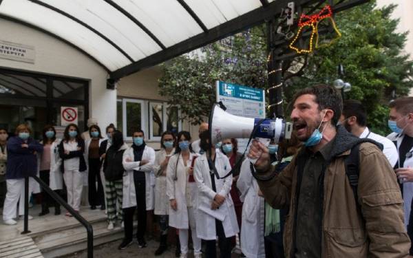 Υπογράψτε την καμπάνια: Κάτω τα χέρια από τον γιατρό Κώστα Καταραχιά