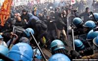 Συγκρούσεις διαδηλωτών κατά του Ρέντσι και αστυνομίας στη Φλωρεντία