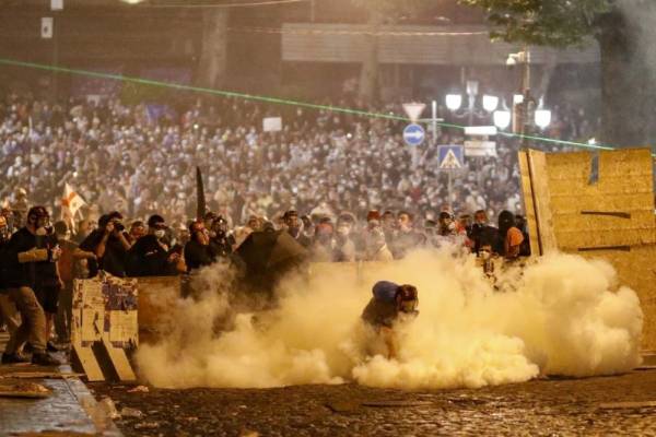 Οι αντικυβερνητικές διαδηλώσεις στη Γεωργία και η αριστερά