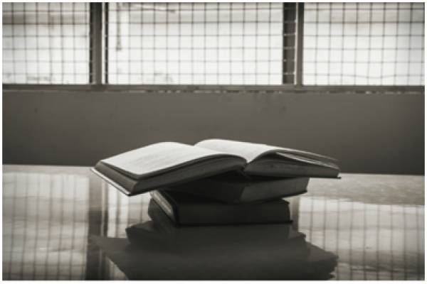 ΚΡΑΤΟΥΜΕΝΟΙ ΦΥΛΑΚΩΝ ΚΟΡΥΔΑΛΛΟΥ: ΜΗΝ ΚΛΕΙΣΕΤΕ ΤΑ ΣΧΟΛΕΙΑ ΜΑΣ...