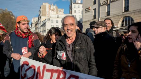 Γαλλικές προεδρικές εκλογές: Μήπως πρέπει να παραιτηθεί ο Φιλίπ Πουτού;