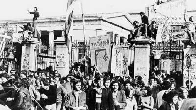 Έκκληση 61 συνδικαλιστών, πανεπιστημιακών, δημοτικών συμβούλων, καλλιτεχνών για συμμετοχή στην πορεία του Πολυτεχνείου και καταδίκη της απαγόρευσης