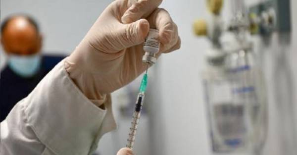 Περί εμβολιασμένων και μη... σχόλιο της Δέσποινας Κουτσούμπα