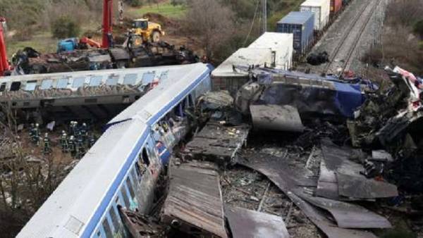 Ελλάδα: Η ατιμία μιας προβλέψιμης σιδηροδρομικής καταστροφής - του Γιώργου Μητραλιά