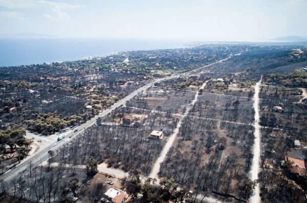 Συγκέντρωση διαμαρτυρίας και αλληλεγγύης για τις καταστροφικές πυρκαγιές, Πλ. Κλαυθμώνος Τρίτη 31/7