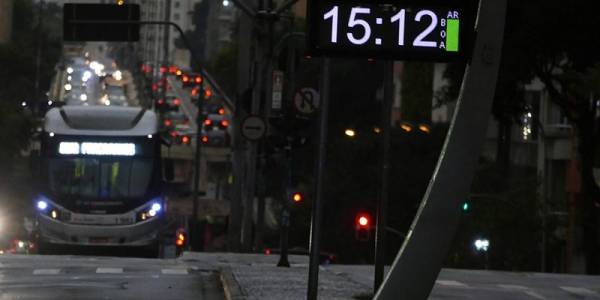 Η μέρα μετατράπηκε σε νύχτα στο Σάο Πάολο