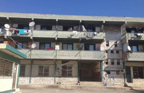 ΑΝΤΑΡΣΥΑ: Πράξη βαρβαρότητας η αστυνομική εκκένωση του προσφυγικού χώρου στο Λαύριο