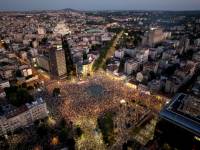 Σερβία: ελεγχόμενο, αποκεντρωμένο χάος σε όλη τη χώρα, με την εξουσία να εξασθενεί