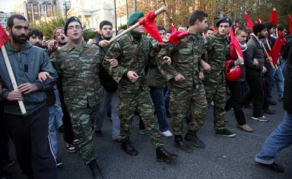 Εκατοντάδες φαντάροι από 69 Μονάδες: ΑΡΝΟΥΜΑΣΤΕ τους 12 Μήνες θητεία