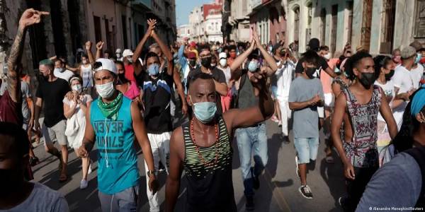 Comunistas: Δύο χρόνια μετά τις διαδηλώσεις της 11η Ιουλίου στην Κούβα - τα αιτήματά μας