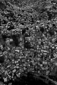 Planet of Slums: Ο εκφυλισμός των πόλεων και το άτυπο προλεταριάτο