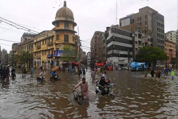 Οι πλημμύρες που καταστρέφουν το Πακιστάν είναι κάτι περισσότερο από μια φυσική καταστροφή, από τον JAN Ammar Ali
