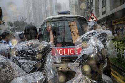 Η εξέγερση στο Χονγκ Κονγκ κλιμακώνεται