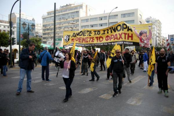 Χρυσαυγίτες επιτέθηκαν σε αντιφασίστες στον Πειραιά