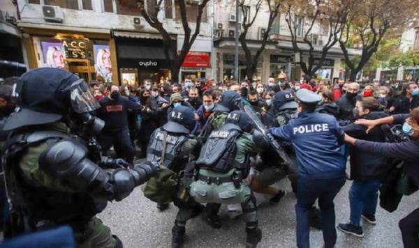 Θεσσαλονίκη: Δημοτικοί-περιφερειακοί σύμβουλοι της μαχόμενης Αριστεράς για την καταστολή της πορείας για το Πολυτεχνείο