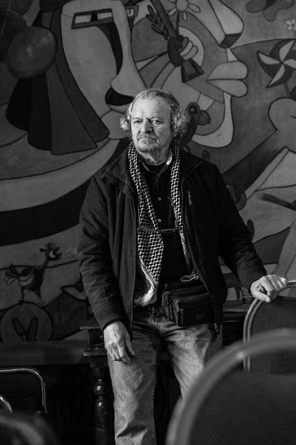 Γιάννης Φελέκης: «Στην Αθήνα έχουμε πια πολλά &quot;μικρά Εξάρχεια&quot;, αποκεντρώθηκαν κι αυτά»