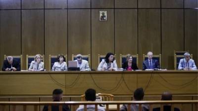 ΝΑΡ: Προκλητικό πλυντήριο στην Χρυσή Αυγή, στο φόντο της αντιδραστικής επίθεσης