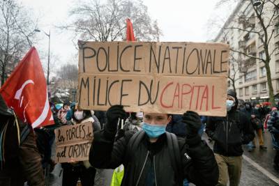 Γαλλία: Η αντίσταση στον αυταρχισμό και τον ρατσισμό είναι νόμιμη!