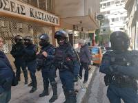 ΑΝΤΑΡΣΥΑ: Καταγγελία για την αστυνομική επίθεση στα γραφεία της Κομμουνιστικής Απελευθέρωσης